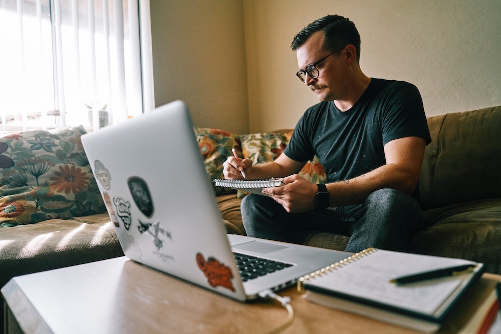 An Amazon eCommerce seller goes over his supply chain
